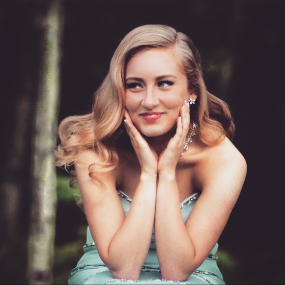 Meet your Posher, Bronwyn - Picture 1 of 1